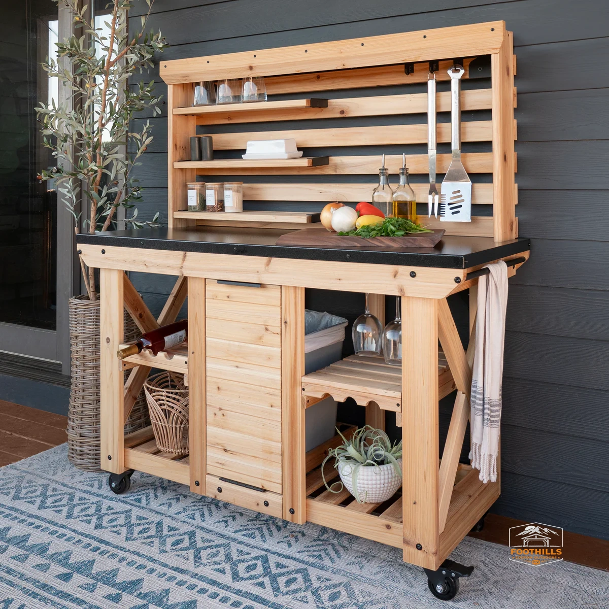 Hutch/Serving Station